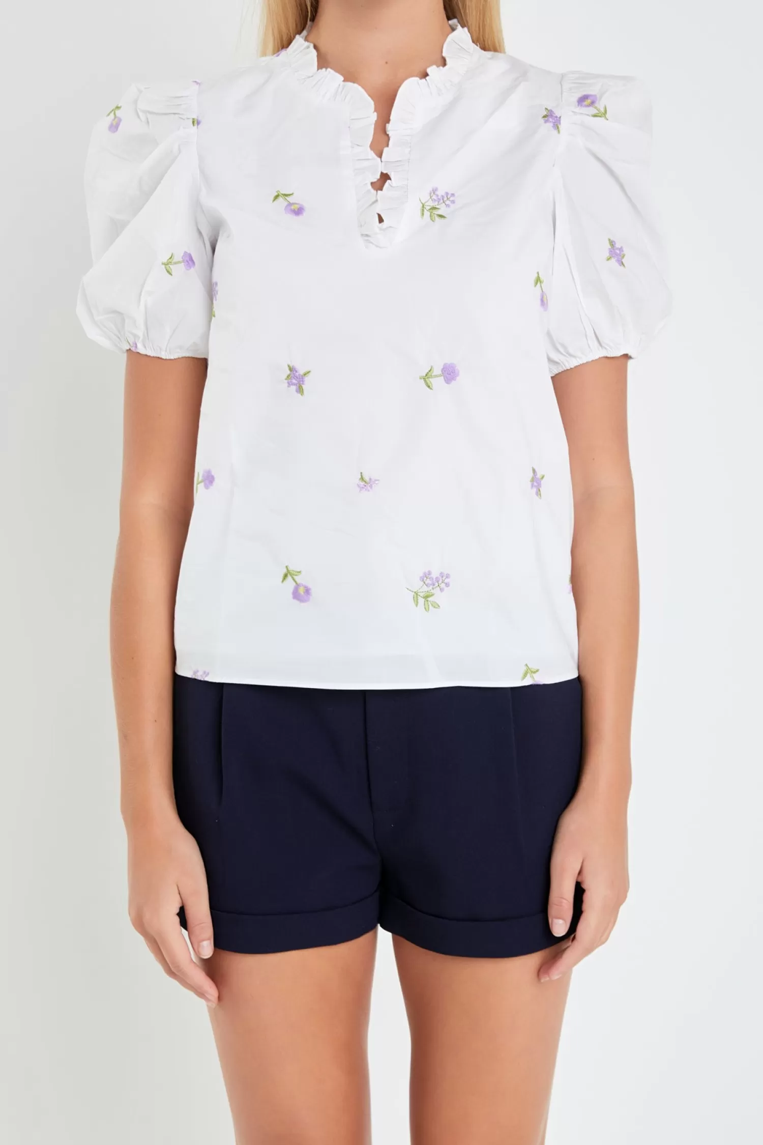 Outlet Floral Embroidery V-neck Top Tops