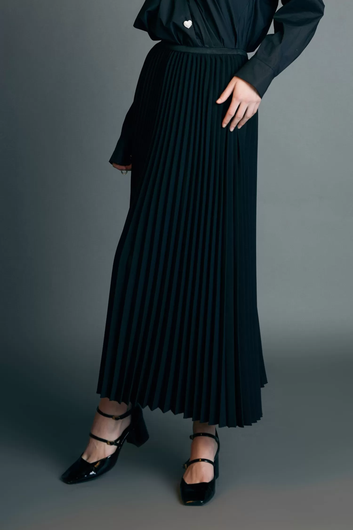 Fashion Pleated Midi Skirt in Skirts | Bottoms